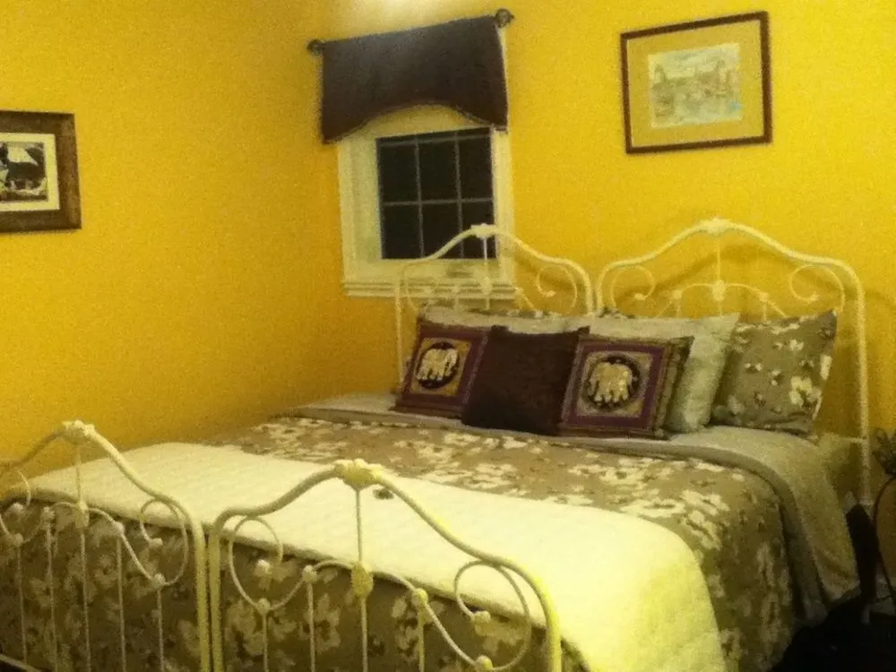 The Boston 'T' Bed & Breakfast Ottawa